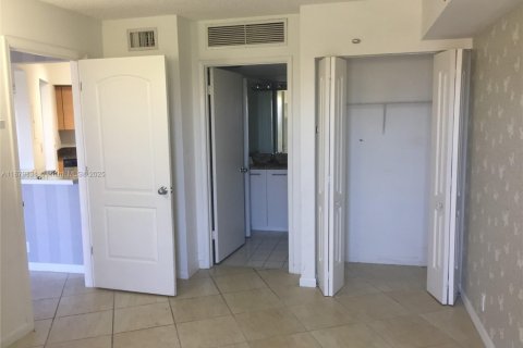 Condominio en venta en Aventura, Florida, 2 dormitorios, 98.94 m2 № 2014378 - foto 6