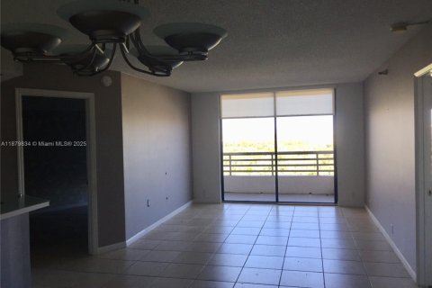 Condominio en venta en Aventura, Florida, 2 dormitorios, 98.94 m2 № 2014378 - foto 3