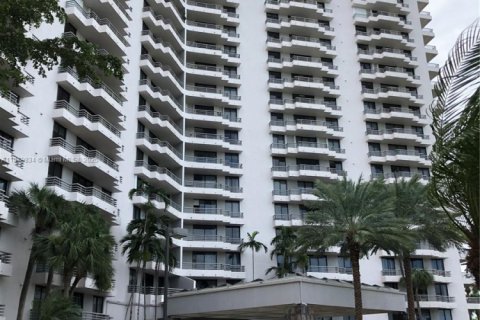 Condominio en venta en Aventura, Florida, 2 dormitorios, 98.94 m2 № 2014378 - foto 10