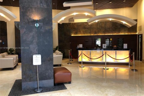 Condominio en venta en Aventura, Florida, 2 dormitorios, 98.94 m2 № 2014378 - foto 11