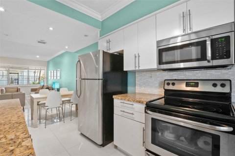 Condominio en venta en Hollywood, Florida, 2 dormitorios, 99.87 m2 № 1743985 - foto 12