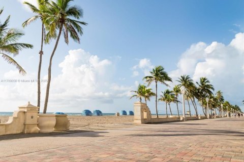 Condominio en venta en Hollywood, Florida, 2 dormitorios, 99.87 m2 № 1743985 - foto 29