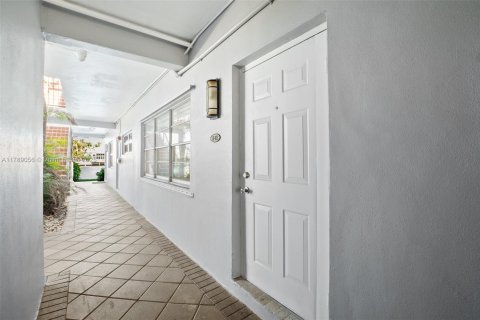 Condominio en venta en Hollywood, Florida, 2 dormitorios, 99.87 m2 № 1743985 - foto 3