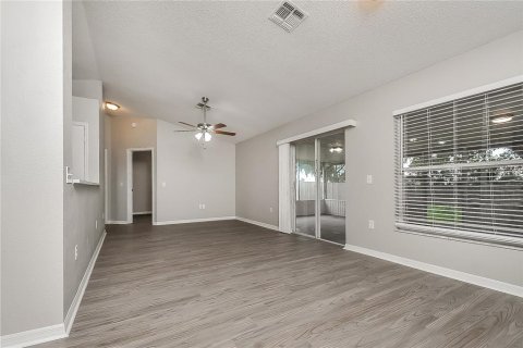 Casa en alquiler en Winter Haven, Florida, 3 dormitorios, 118.54 m2 № 1913963 - foto 2