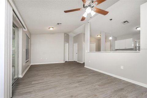 Casa en alquiler en Winter Haven, Florida, 3 dormitorios, 118.54 m2 № 1913963 - foto 3