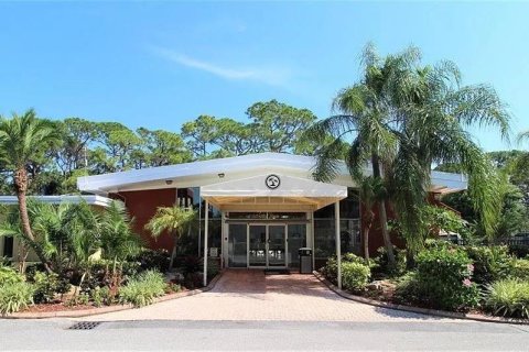 Condo in Sarasota, Florida, 2 bedrooms  № 1722064 - photo 1