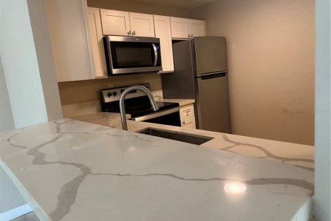 Condo in Sarasota, Florida, 2 bedrooms  № 1722064 - photo 9