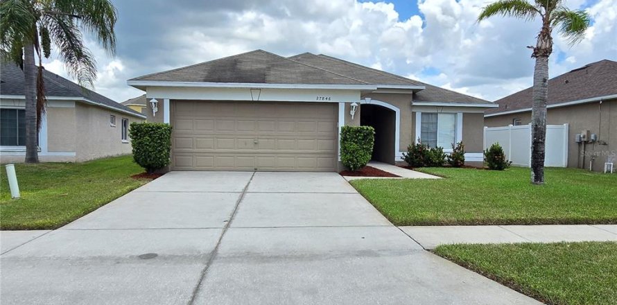 Villa ou maison à Wesley Chapel, Floride 3 chambres, 143.44 m2 № 2402845