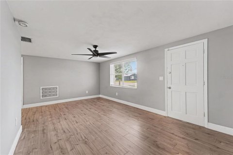 Villa ou maison à louer à Holiday, Floride: 2 chambres, 97.73 m2 № 2111042 - photo 13