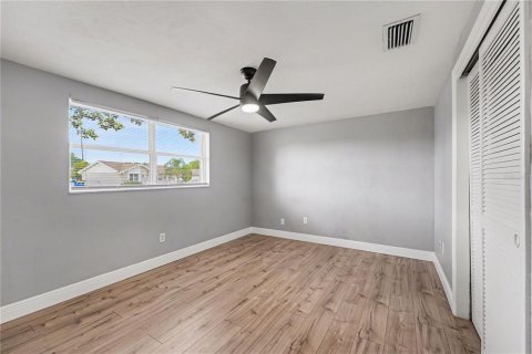 Villa ou maison à louer à Holiday, Floride: 2 chambres, 97.73 m2 № 2111042 - photo 12