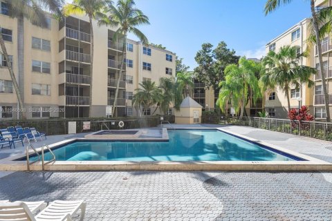 Copropriété à vendre à Doral, Floride: 1 chambre, 75.25 m2 № 2008485 - photo 15