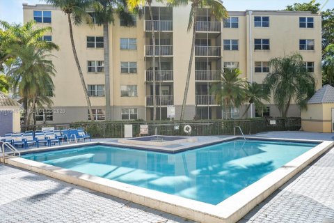 Copropriété à vendre à Doral, Floride: 1 chambre, 75.25 m2 № 2008485 - photo 16