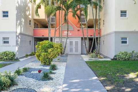 Copropriété à vendre à Doral, Floride: 1 chambre, 75.25 m2 № 2008485 - photo 14