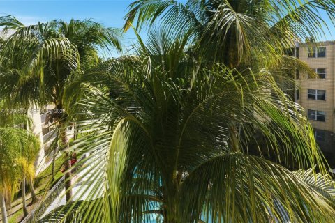 Copropriété à vendre à Doral, Floride: 1 chambre, 75.25 m2 № 2008485 - photo 13