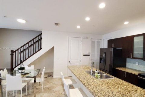 Touwnhouse à vendre à Boca Raton, Floride: 2 chambres, 125.79 m2 № 1965064 - photo 5