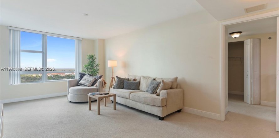 Condo in Sunrise, Florida, 2 bedrooms  № 2040067