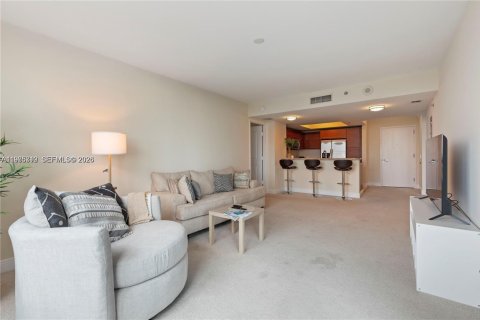Condo in Sunrise, Florida, 2 bedrooms  № 2040067 - photo 2