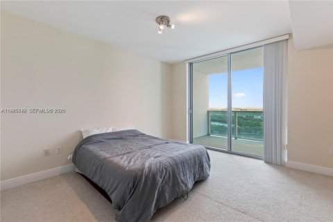 Condo in Sunrise, Florida, 2 bedrooms  № 2040067 - photo 9