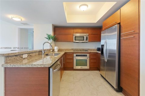 Condo in Sunrise, Florida, 2 bedrooms  № 2040067 - photo 5