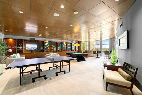 Condo in Sunrise, Florida, 2 bedrooms  № 2040067 - photo 18