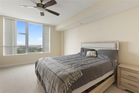 Condo in Sunrise, Florida, 2 bedrooms  № 2040067 - photo 7