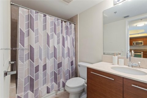 Condo in Sunrise, Florida, 2 bedrooms  № 2040067 - photo 10