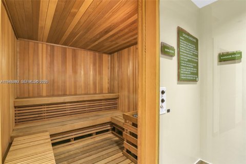 Condo in Sunrise, Florida, 2 bedrooms  № 2040067 - photo 17