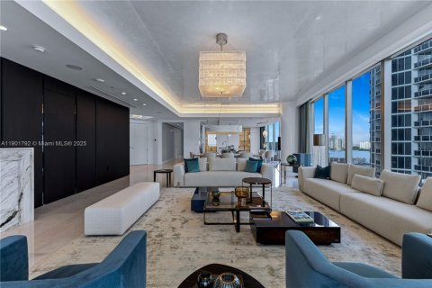 Copropriété à vendre à Sunny Isles Beach, Floride: 4 chambres, 358.05 m2 № 1951757 - photo 7