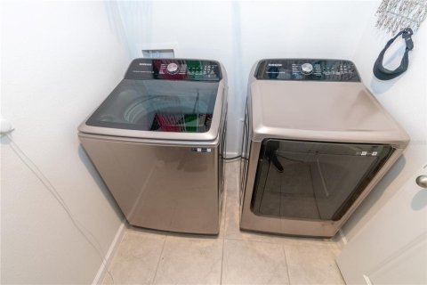 Casa en alquiler en Kissimmee, Florida, 4 dormitorios, 190.26 m2 № 1915335 - foto 16