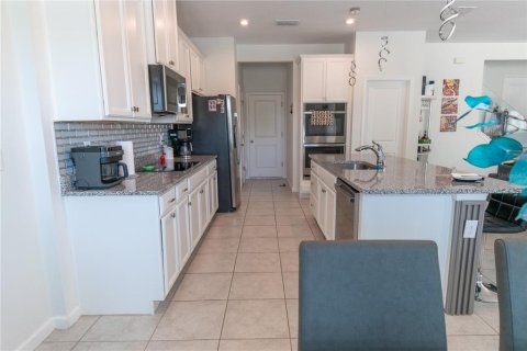 Casa en alquiler en Kissimmee, Florida, 4 dormitorios, 190.26 m2 № 1915335 - foto 9