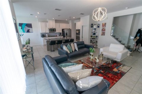 Casa en alquiler en Kissimmee, Florida, 4 dormitorios, 190.26 m2 № 1915335 - foto 6