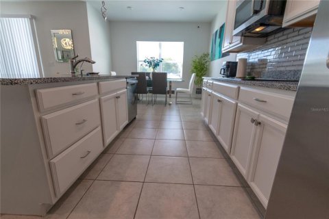 Casa en alquiler en Kissimmee, Florida, 4 dormitorios, 190.26 m2 № 1915335 - foto 8