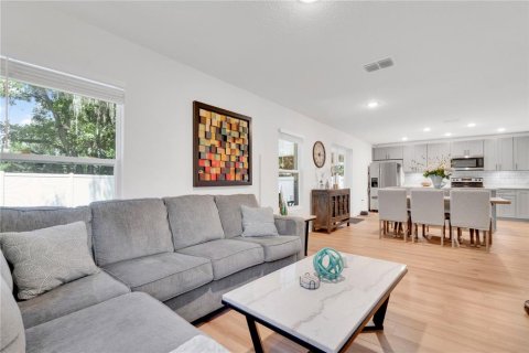 Casa en venta en Apopka, Florida, 3 dormitorios, 140.75 m2 № 2322296 - foto 8