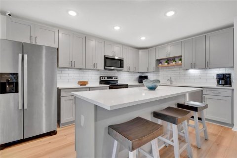 Casa en venta en Apopka, Florida, 3 dormitorios, 140.75 m2 № 2322296 - foto 4