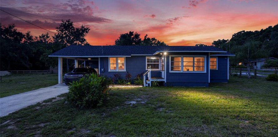 House in Dade City, Florida 3 bedrooms, 98.1 sq.m. № 1854237