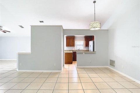 House in Orlando, Florida 3 bedrooms, 145.95 sq.m. № 1277729 - photo 10