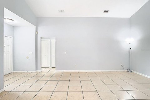 House in Orlando, Florida 3 bedrooms, 145.95 sq.m. № 1277729 - photo 8