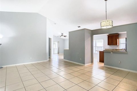 House in Orlando, Florida 3 bedrooms, 145.95 sq.m. № 1277729 - photo 9