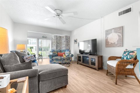 Condo in Clearwater, Florida, 1 bedroom  № 1767480 - photo 9