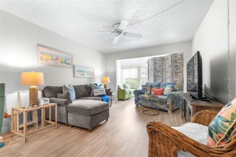 Condo in Clearwater, Florida, 1 bedroom  № 1767480 - photo 8