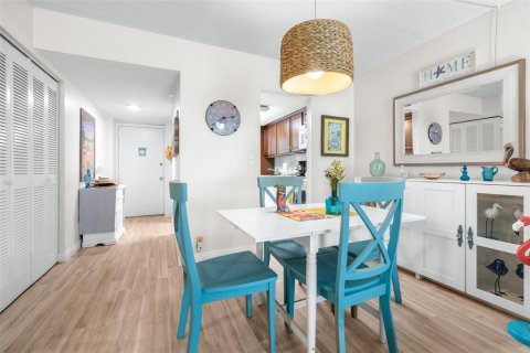 Condo in Clearwater, Florida, 1 bedroom  № 1767480 - photo 11