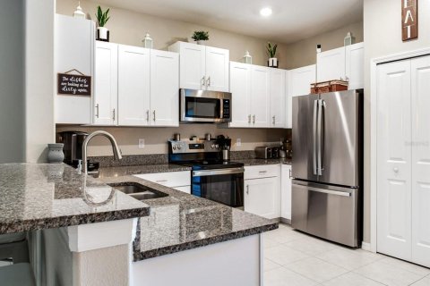 Townhouse in Holiday, Florida 3 bedrooms, 151.8 sq.m. № 2092161 - photo 24