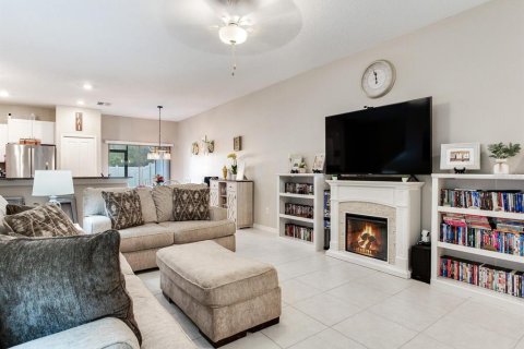 Townhouse in Holiday, Florida 3 bedrooms, 151.8 sq.m. № 2092161 - photo 14