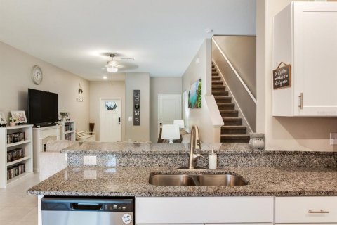 Townhouse in Holiday, Florida 3 bedrooms, 151.8 sq.m. № 2092161 - photo 20