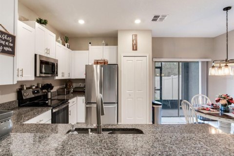 Townhouse in Holiday, Florida 3 bedrooms, 151.8 sq.m. № 2092161 - photo 25