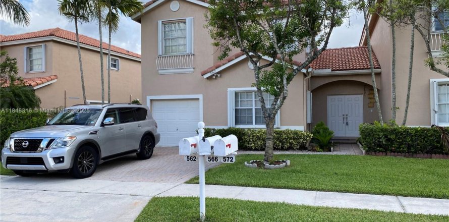 Townhouse in Pembroke Pines, Florida 3 bedrooms, 129.88 sq.m. № 1850402