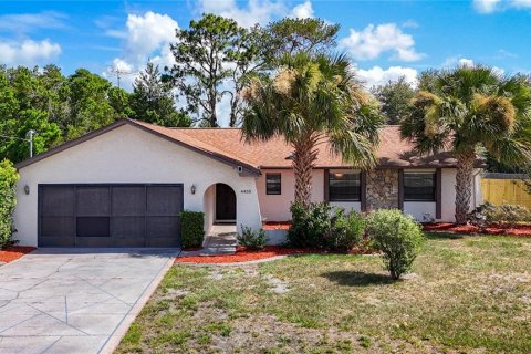 House in Spring Hill, Florida 2 bedrooms, 102.75 sq.m. № 2218843 - photo 2
