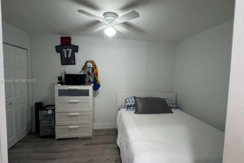 Снять в аренду таунхаус в Дорал, Флорида 3 спальни, 151.43м2, № 1956618 - фото 7