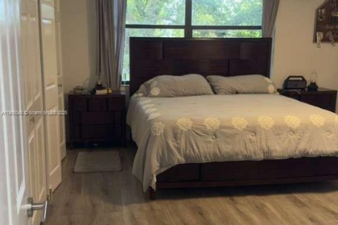 Снять в аренду таунхаус в Дорал, Флорида 3 спальни, 151.43м2, № 1956618 - фото 10