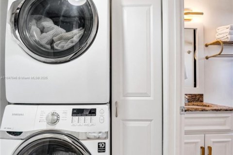 Купить таунхаус в Холливуд, Флорида 4 спальни, 168.62м2, № 2035667 - фото 13